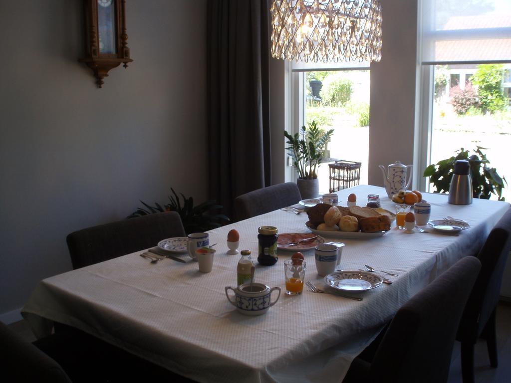 B&B Fam. Tavenier Vrouwenpolder Eksteriør billede